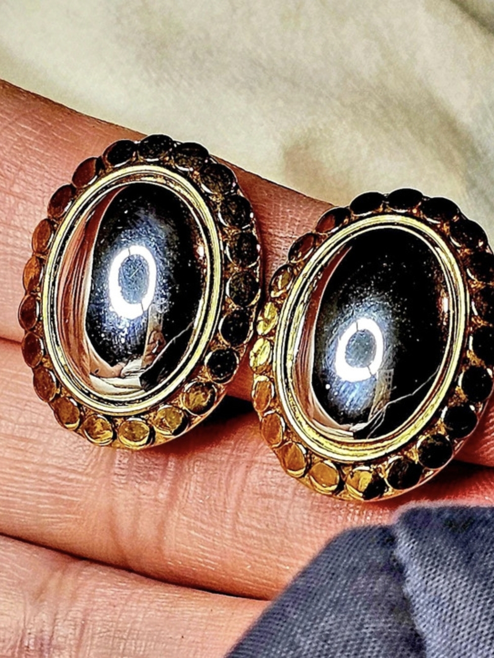 Vintage 1980s Signed LCI Liz Claiborne Gold Tone Chunky Dome Clip On Earrings